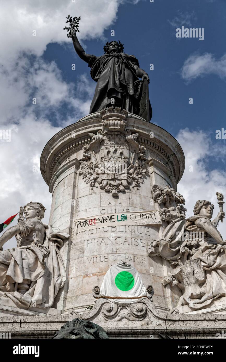 Paris, Frankreich. Mai 2021. Neunte Ausgabe des internationalen marsches gegen Monsanto-Bayer und Stopp der agrochemischen Lobbys, um Gerechtigkeit zu fordern Stockfoto