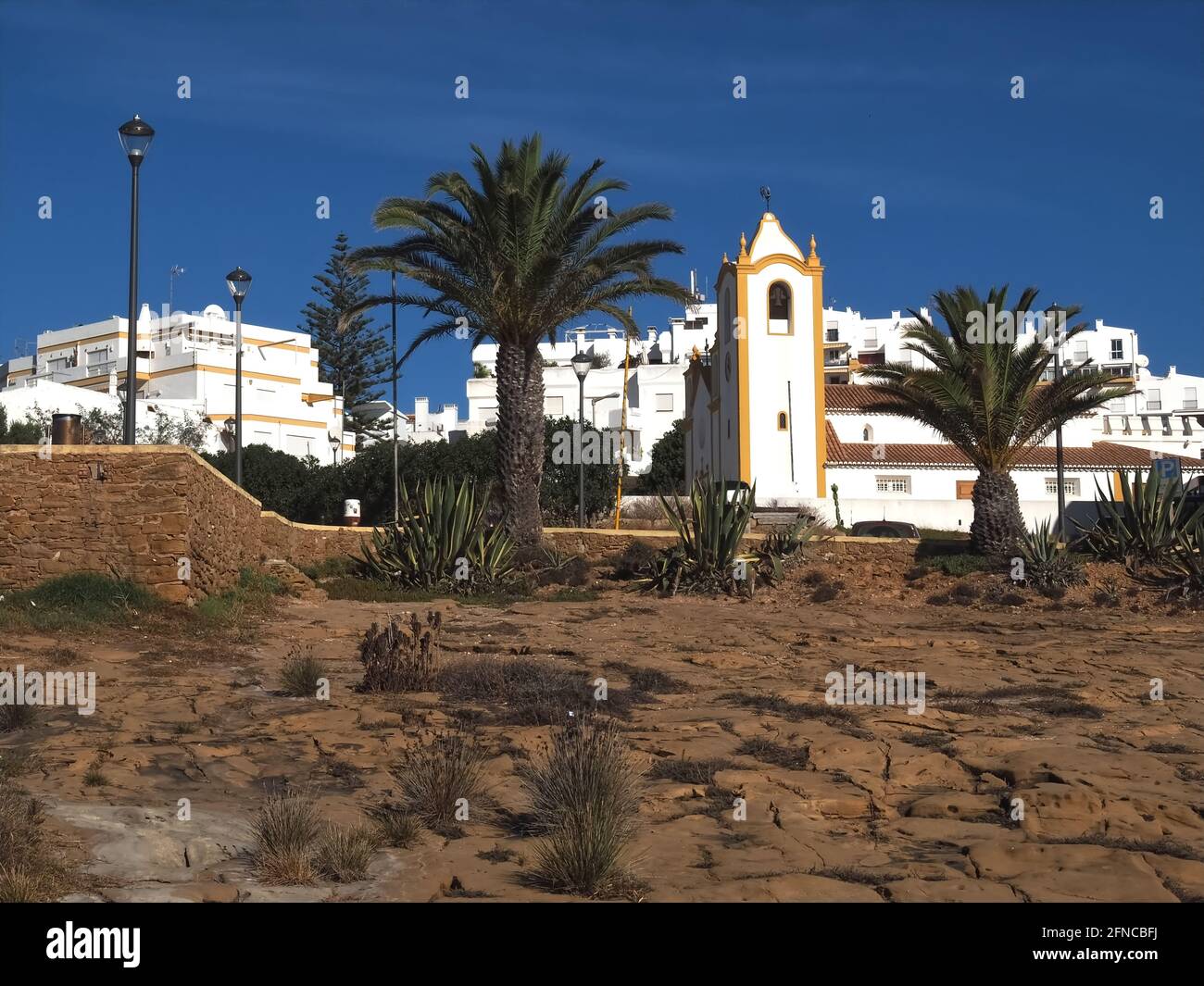 Kirche von Luz an der Küste der Algarve in Portugal Stockfoto