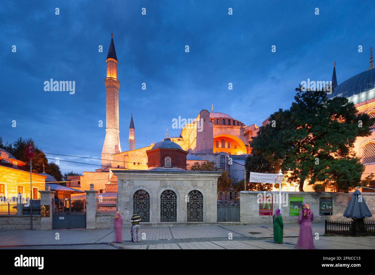 Abendansicht der 'Kirche der heiligen Weisheit' Aya Sofa (Haghia Sophia) in Istanbul. Stockfoto