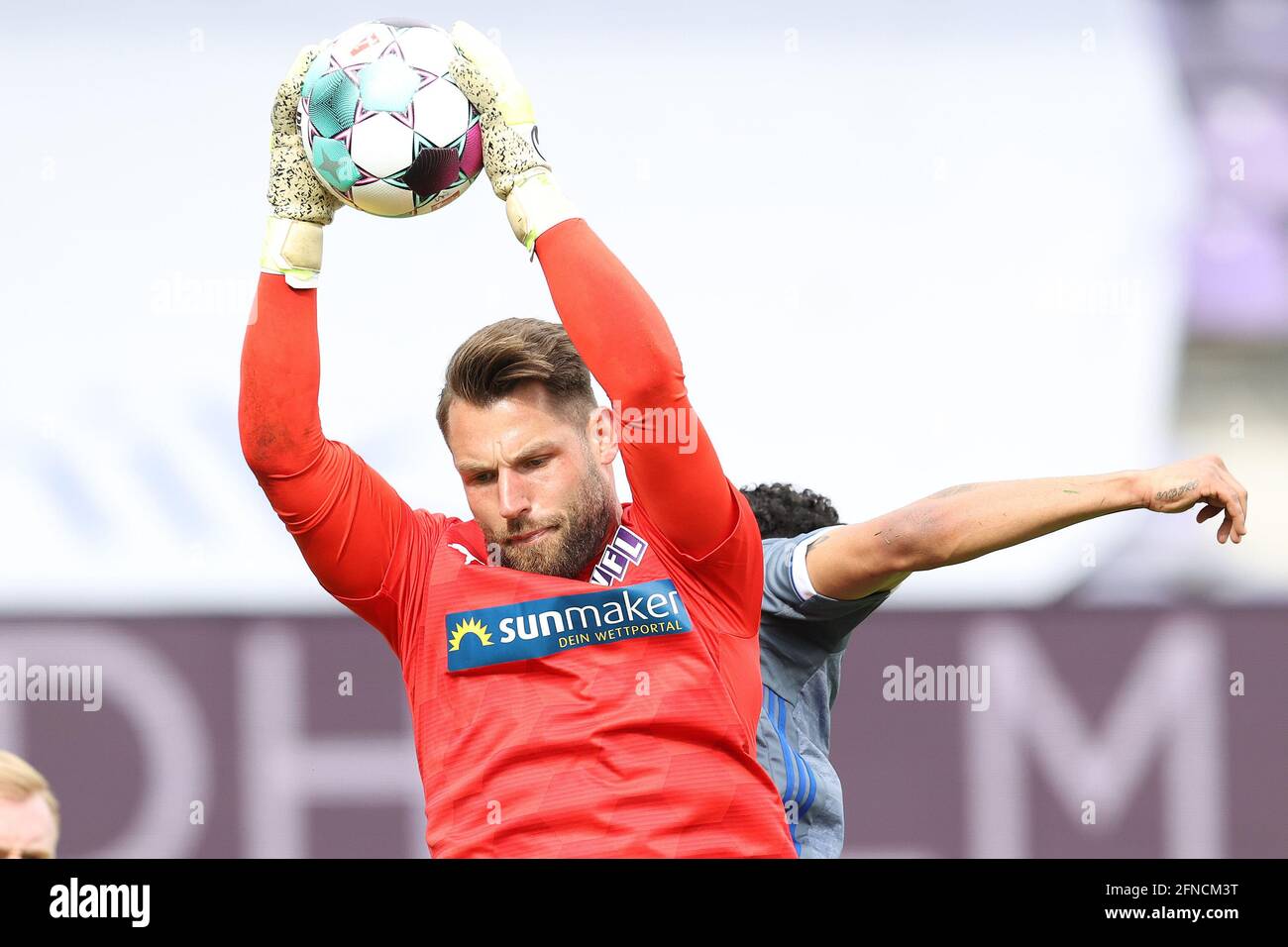firo: 16.05.2021, Fuvuball, 2. Bundesliga, Saison 2020/2021, VfL Osnabrvºck - HSV Hamburg Hamburg Hamburg, HSV Hamburg Hamburg, Hamburg Philipp Kvºhn, Parade weltweit im Einsatz Stockfoto