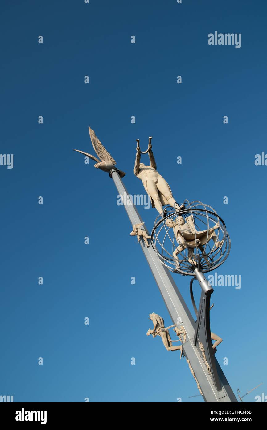 Die magische Säule von Peter Lenk in der Bodenseestadt Meersburg. Stockfoto