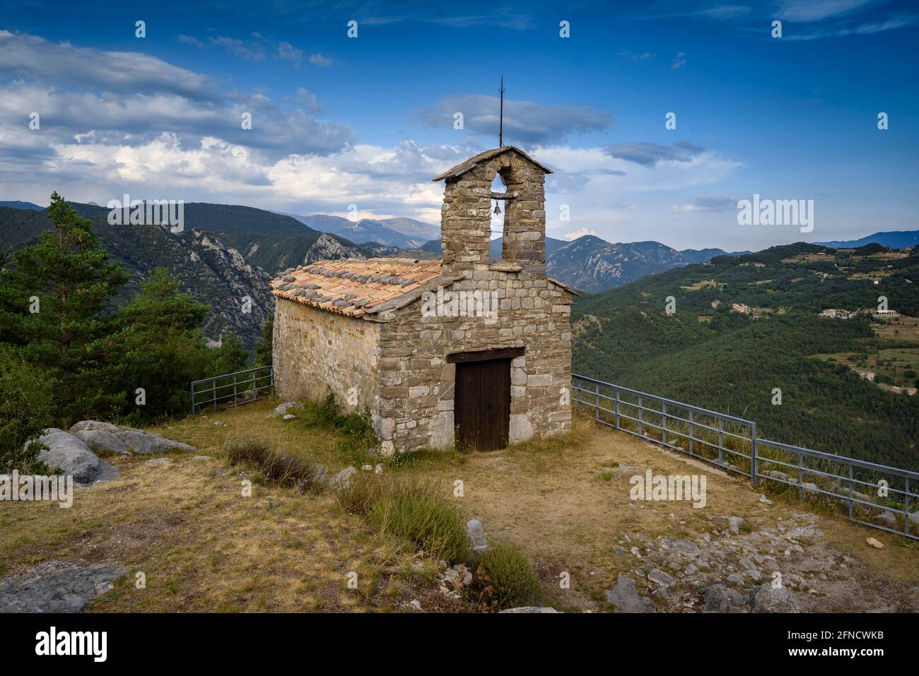 Eremitage von Santa Maria del Castell in Saldes, am Fuße des Pedraforca (Berguedà, Katalonien, Spanien, Pyrenäen) Stockfoto