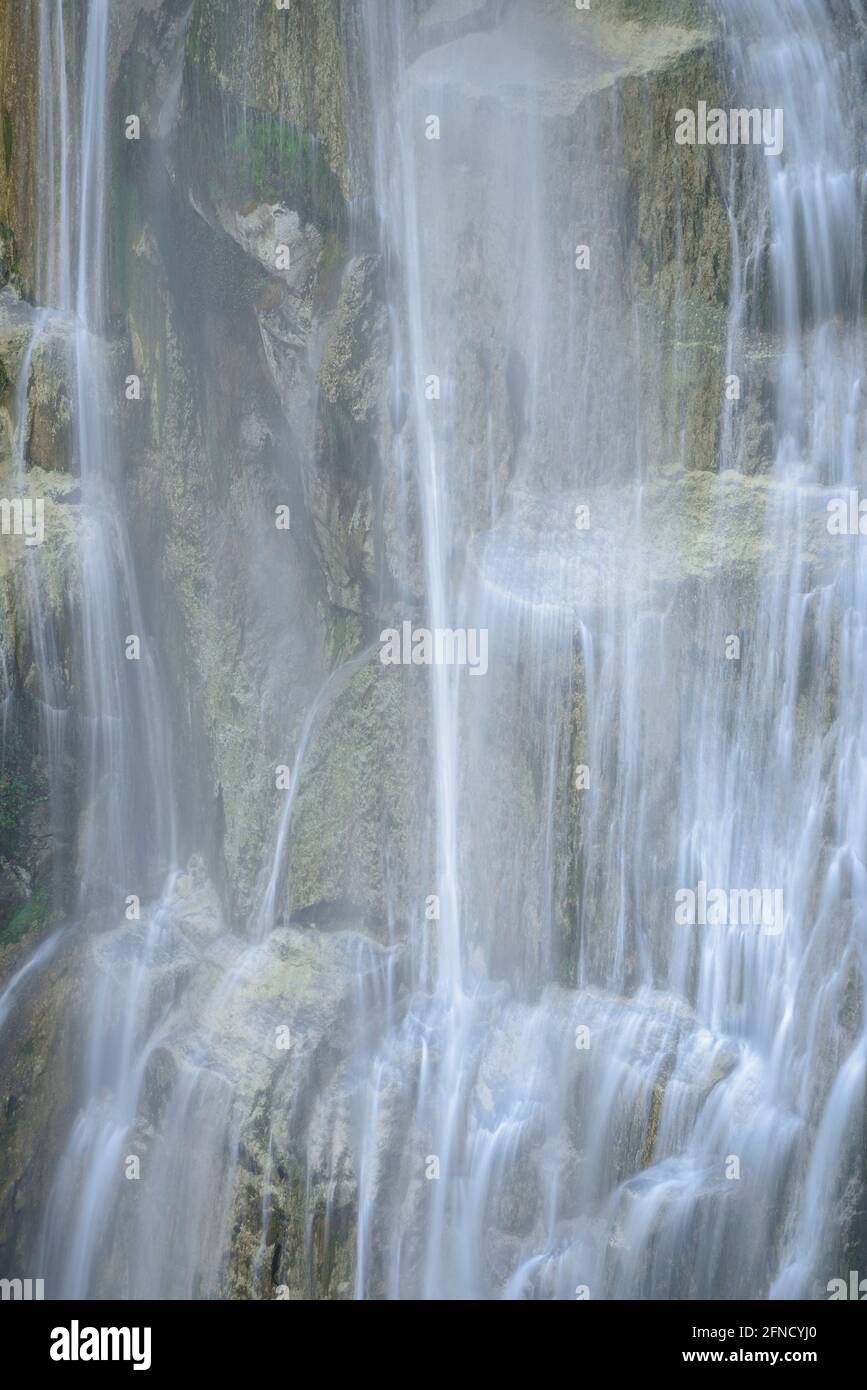 Sallent Cascade (Rupit) aus der Sicht der Wasserfälle (Collsacabra, Katalonien, Spanien) ESP: Salto de Sallent de Rupit desde el mirador Stockfoto