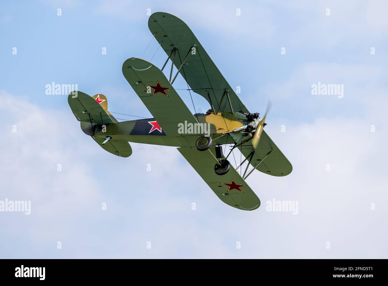 1944 Polikarpov pO2 (G-BSSY) bei der Saisonpremiere der Drive-in Airshow in Shuttleworth, Old Warden am Sonntag, den 2. Mai 2021 Stockfoto