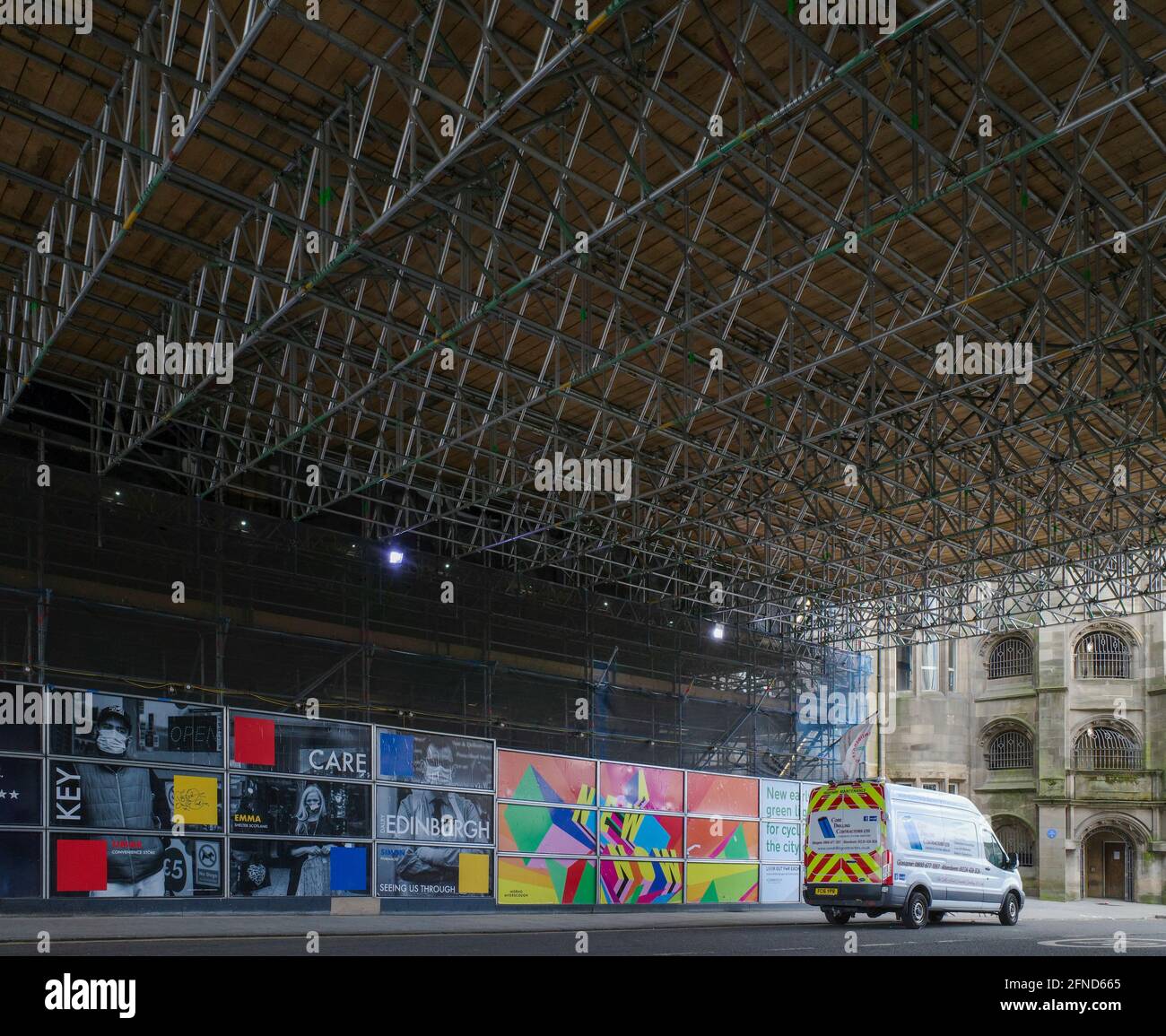 Reparaturen und Wartungsarbeiten an der North Bridge, Edinburgh, Schottland, Großbritannien. Stockfoto