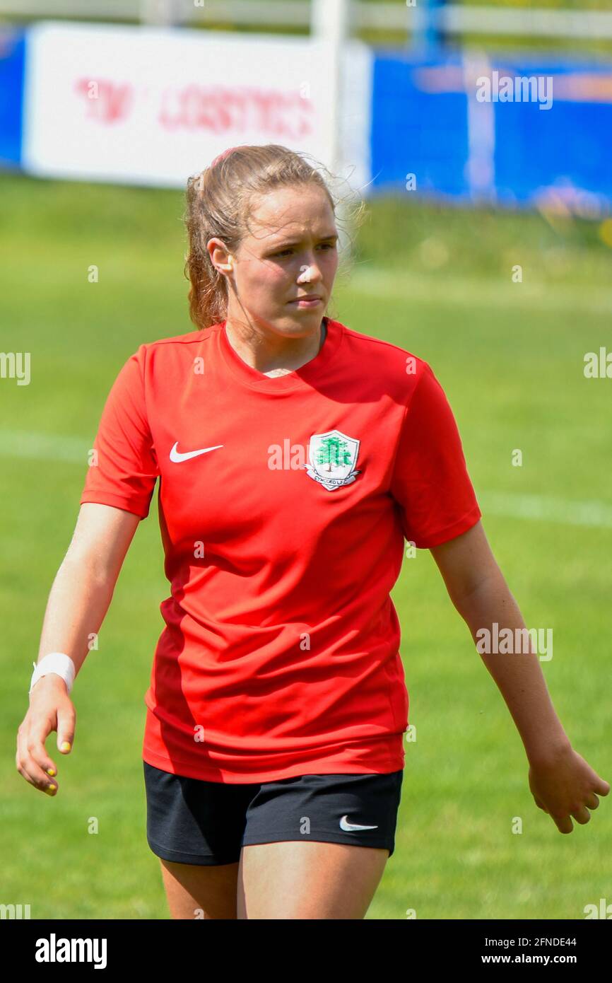 Port Talbot, Wales. 16. Mai 2021. Grace Morris von Cyncoed Ladies während des Orchard Welsh Premier Women's League-Spiels zwischen Port Talbot Town Ladies und Cyncoed Ladies am 16. Mai 2021 im Victoria Road Stadium in Port Talbot, Wales, Großbritannien. Quelle: Duncan Thomas/Majestic Media/Alamy Live News. Stockfoto