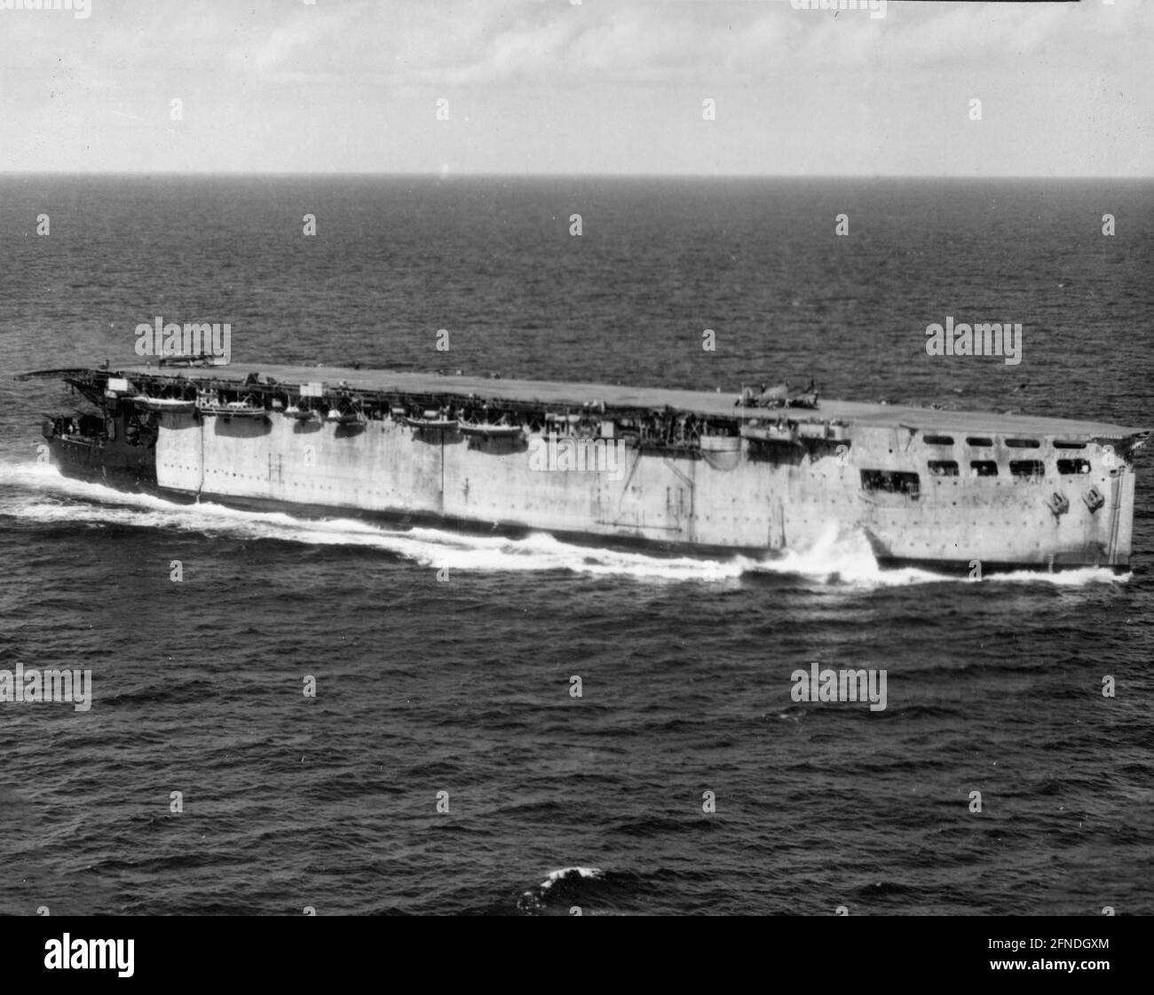 HMS Argus auf See Stockfoto