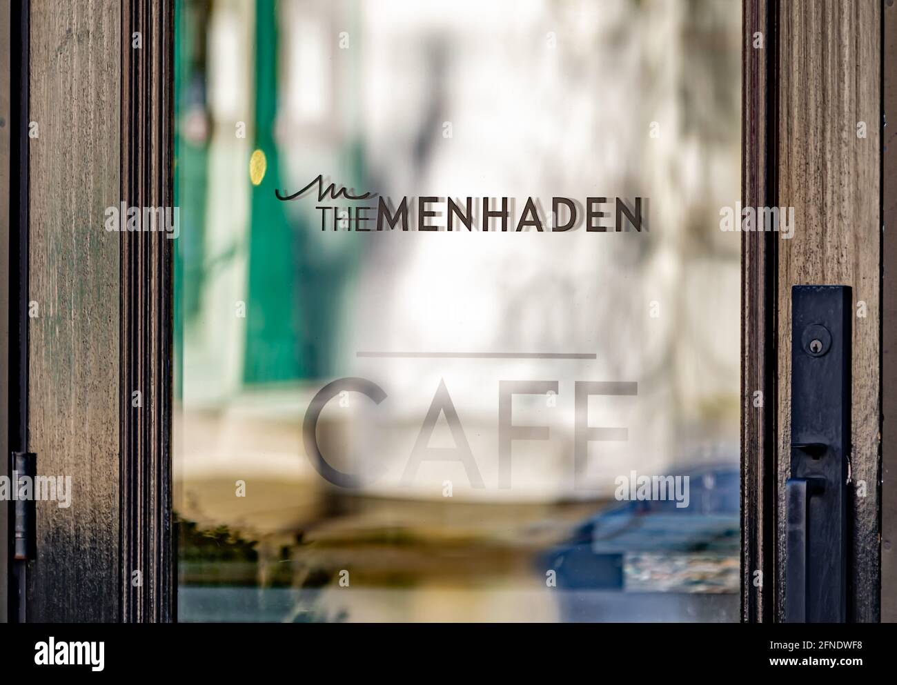 Detail der Tür im Menhaden Cafe, Greenport, NY Stockfoto