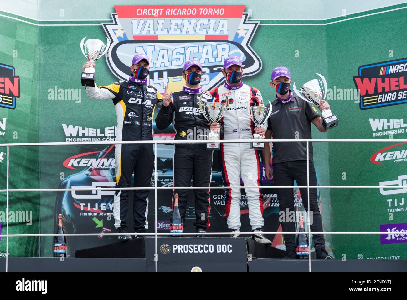 Valencia, Spanien. Mai 2021. Lorins Hezemans von Hendriks Motorsport, Ercoli Gianmarco von CAAL Racing und Sebastiaan Bleekemolen vom Team Bleekemolen im Einsatz während des Nascar Whelen Valencia-Rennens die NASCAR Whelen Euro Series wurde 2008 gegründet und gründete dank einer langjährigen Partnerschaft mit NASCAR im Januar 2012 die offizielle NASCAR European Series (National Association for Stock Car Auto Racing). Die europäische NASCR feiert ihren einzigen Termin in Spanien auf dem Circuit Ricardo Tormo in Cheste, Valencia. Kredit: SOPA Images Limited/Alamy Live Nachrichten Stockfoto