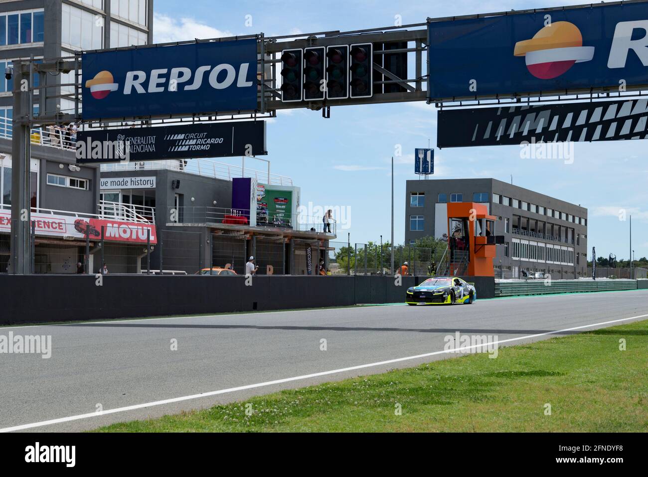 Valencia, Spanien. Mai 2021. Lorins Hezemans von Hendriks Motorsport beim Nascar Whelen Valencia-Rennen im Einsatz die NASCAR Whelen Euro Series wurde 2008 gegründet und gründete dank einer langjährigen Partnerschaft mit NASCAR (National Association for Stock Car Auto Racing) im Januar 2012 die offizielle NASCAR European Series. Die europäische NASCR feiert ihren einzigen Termin in Spanien auf dem Circuit Ricardo Tormo in Cheste, Valencia. Kredit: SOPA Images Limited/Alamy Live Nachrichten Stockfoto