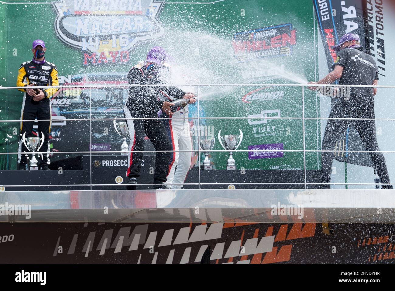Valencia, Spanien. Mai 2021. Lorins Hezemans von Hendriks Motorsport, Ercoli Gianmarco von CAAL Racing und Sebastiaan Bleekemolen vom Team Bleekemolen im Einsatz während des Nascar Whelen Valencia-Rennens die NASCAR Whelen Euro Series wurde 2008 gegründet und gründete dank einer langjährigen Partnerschaft mit NASCAR im Januar 2012 die offizielle NASCAR European Series (National Association for Stock Car Auto Racing). Die europäische NASCR feiert ihren einzigen Termin in Spanien auf dem Circuit Ricardo Tormo in Cheste, Valencia. Kredit: SOPA Images Limited/Alamy Live Nachrichten Stockfoto