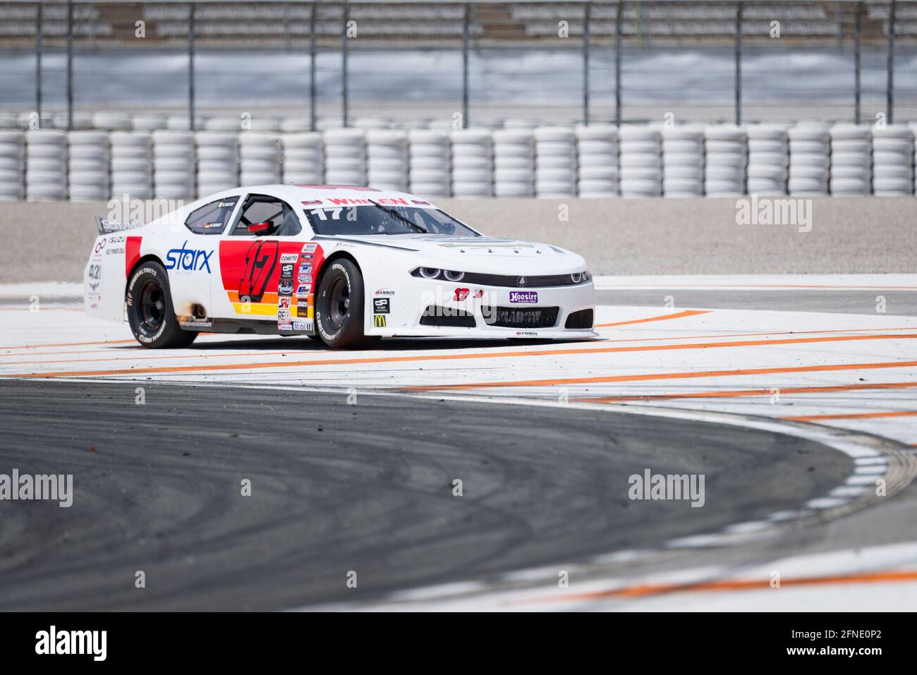 Valencia, Spanien. Mai 2021. Bernardo Manfre von 42 Racing in Aktion während des Nascar Whelen Valencia Rennen die NASCAR Whelen Euro Series wurde 2008 gegründet und gründete die NASCAR offiziellen European Series im Januar 2012 dank einer langjährigen Partnerschaft mit NASCAR (National Association for Stock Car Auto Racing) unterzeichnet. Die europäische NASCR feiert ihren einzigen Termin in Spanien auf dem Circuit Ricardo Tormo in Cheste, Valencia. (Foto: Xisco Navarro/SOPA Images/Sipa USA) Quelle: SIPA USA/Alamy Live News Stockfoto