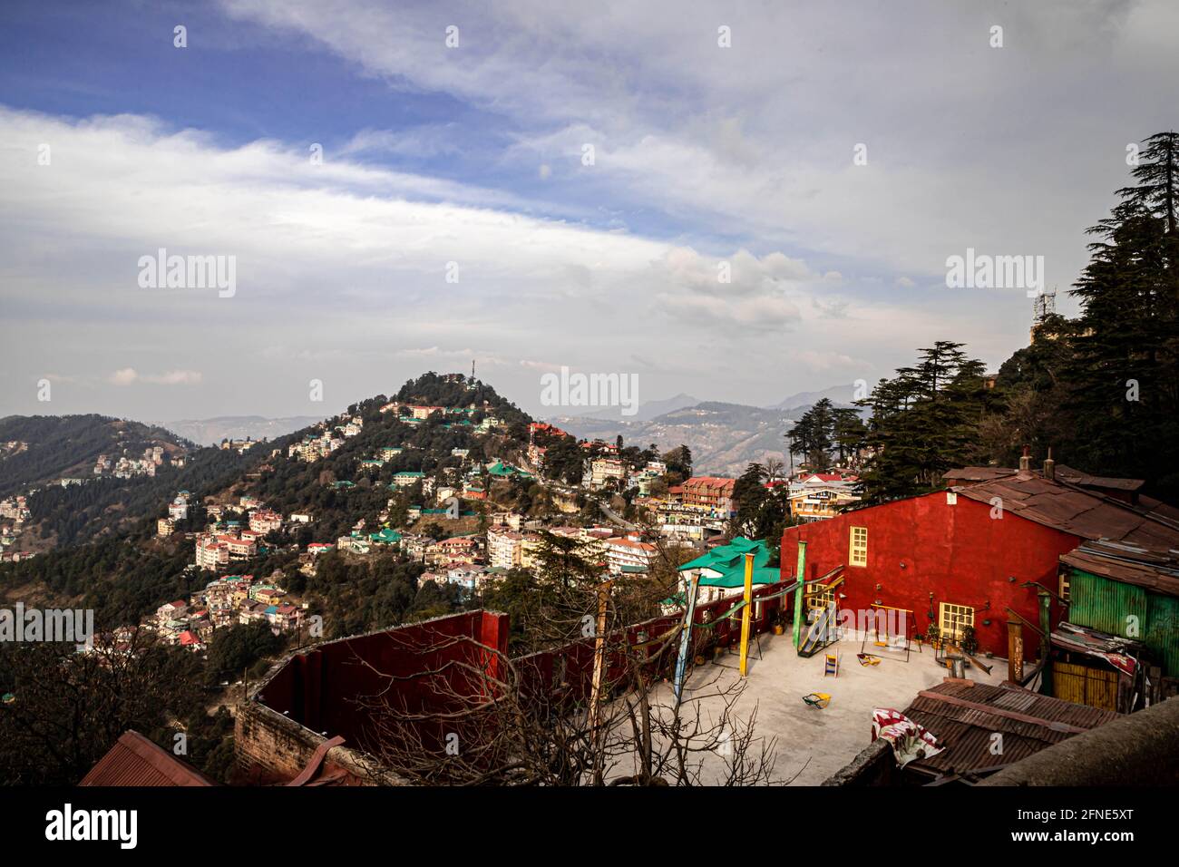 Wunderschöne Aussicht auf shimla City und Mall Road. Stockfoto