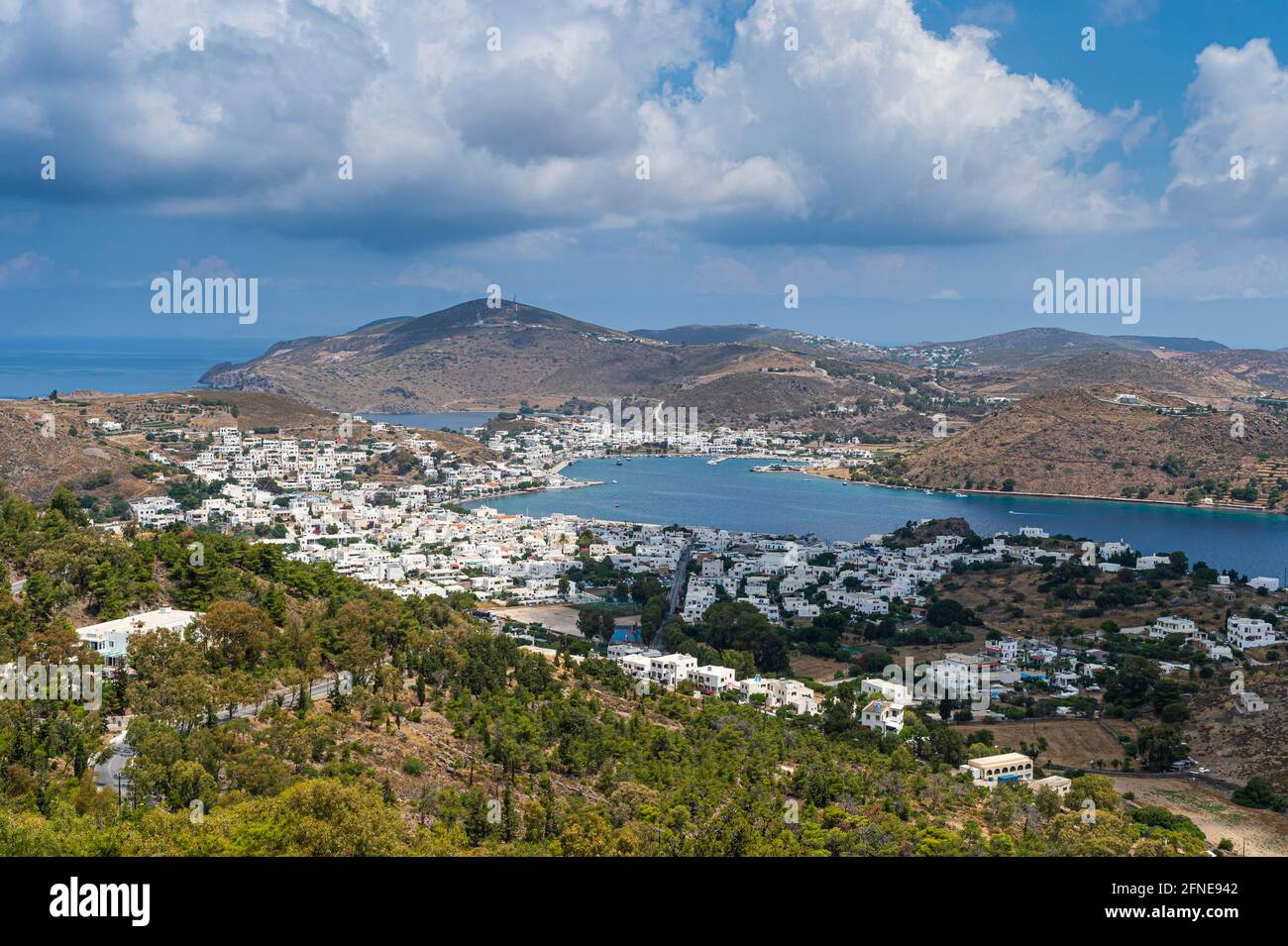Blick über Patmos und die Stadt Skala, Patmos, Griechenland Stockfoto
