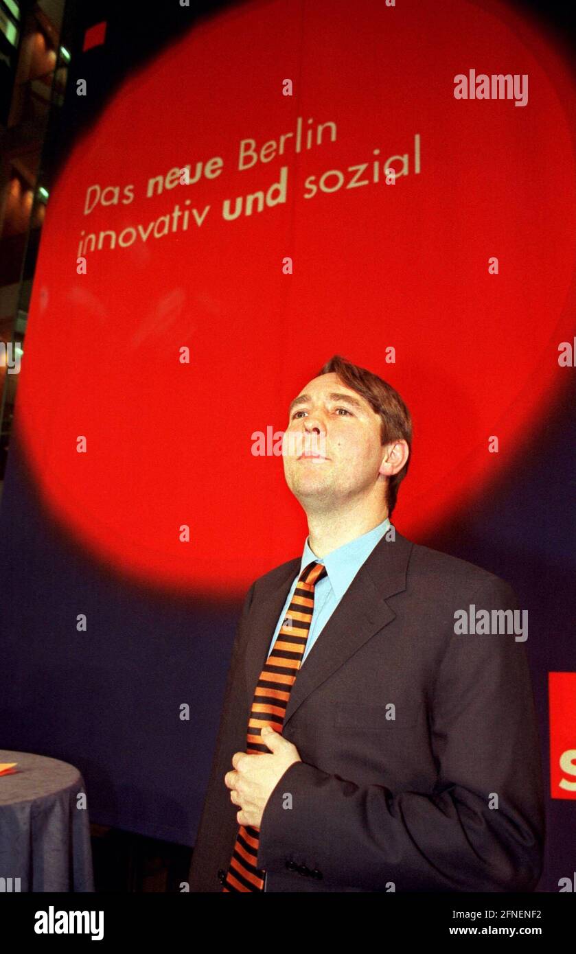 Michael Donnermeyer, Pressesprecher im Bundesbauministerium, hier bei der Wahlpartei nach der Vorwahl des Berliner SPD-Spitzenkandidaten im Willy-Brandt-Haus. [Automatisierte Übersetzung] Stockfoto