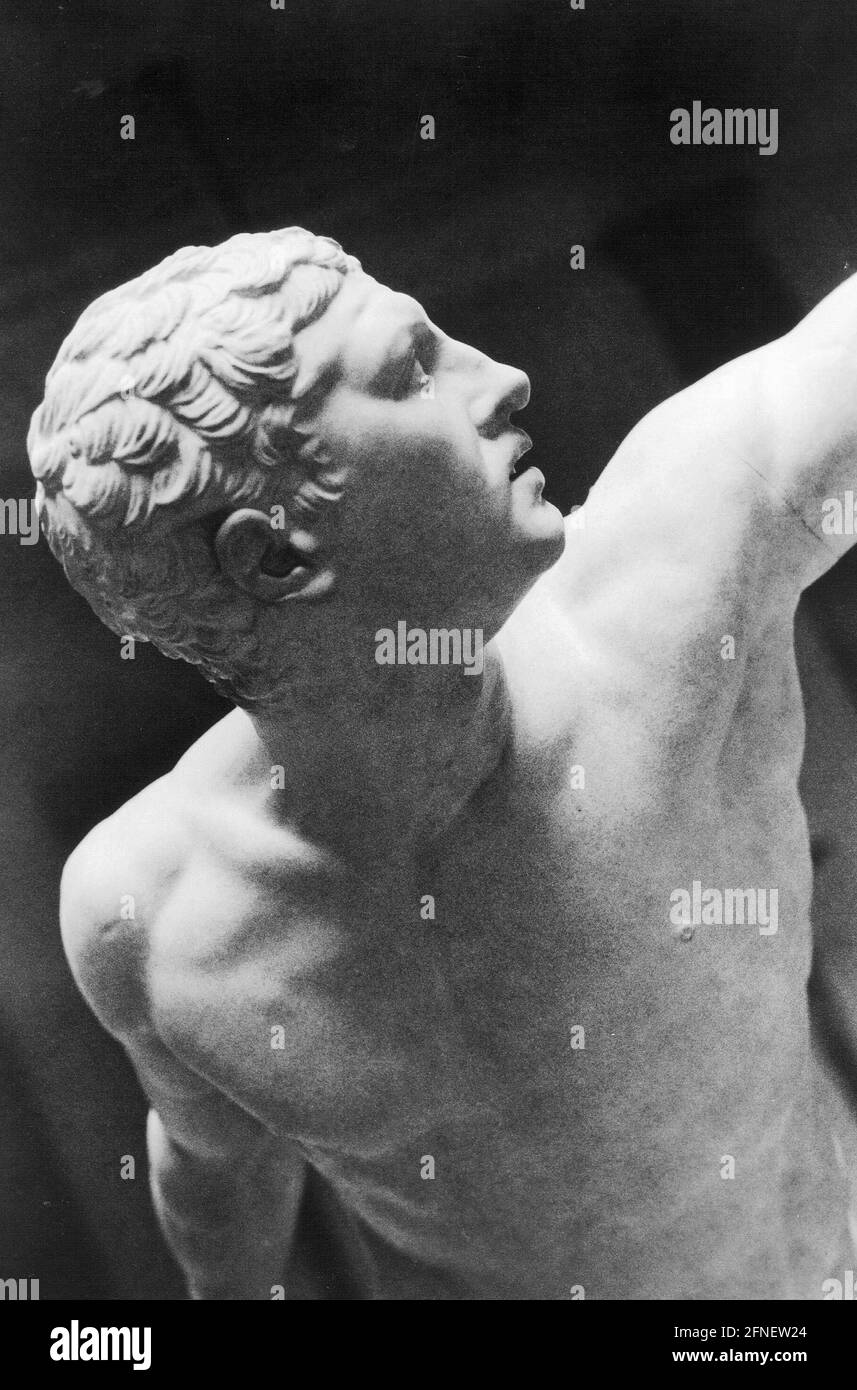 Statue eines griechischen Speers Werfer. [Automatisierte Übersetzung] Stockfoto
