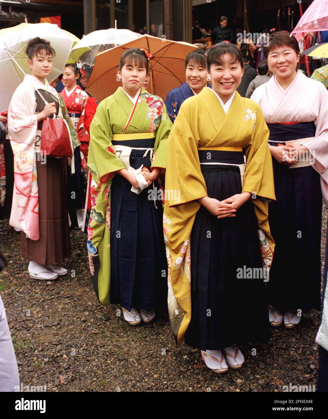 Japanische Frauen bei einer Zeremonie zur Alterseinkunft in Kyoto. [Automatisierte Übersetzung] Stockfoto