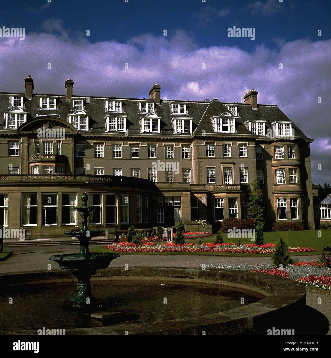 Schottland: Gleneages Hotel in der Nähe von Aucherrder, Perthshire, erbaut 1924 von der Old Caledonian Railway Company, mit eigenem Bahnhof. [Automatisierte Übersetzung] Stockfoto