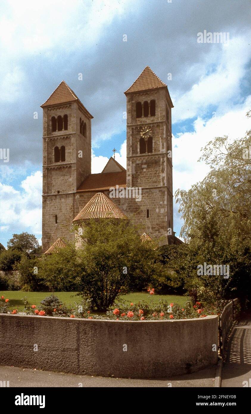 Pfarrkirche St. Michael in Altenstadt, romanische Basilika, um 1200, die einzige in Bayern so gut erhaltene ohne Querschiff. [Automatisierte Übersetzung] Stockfoto