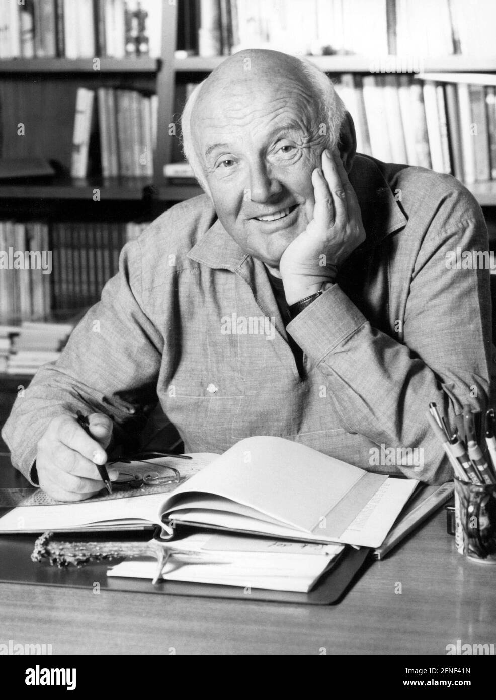 Otfried Preußler Steckbrief Für Schüler Otfried kultur -Fotos und -Bildmaterial in hoher Auflösung – Alamy