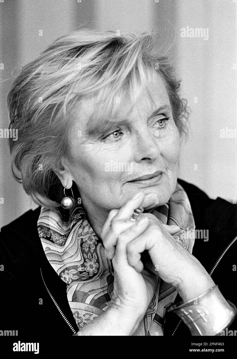 Ruth Maria Kubitschek (geboren 1931), deutsche Schauspielerin. Das Bild wurde während einer Lesung im Harenberg City Center, Dortmund, aufgenommen. [Automatisierte Übersetzung] Stockfoto