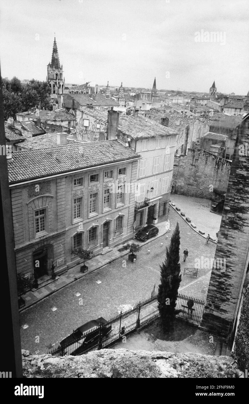 Fotodatum: 22.09.1996 Blick vom Fenster des Papstpalastes in Avignon nach Avignon. [Automatisierte Übersetzung] Stockfoto
