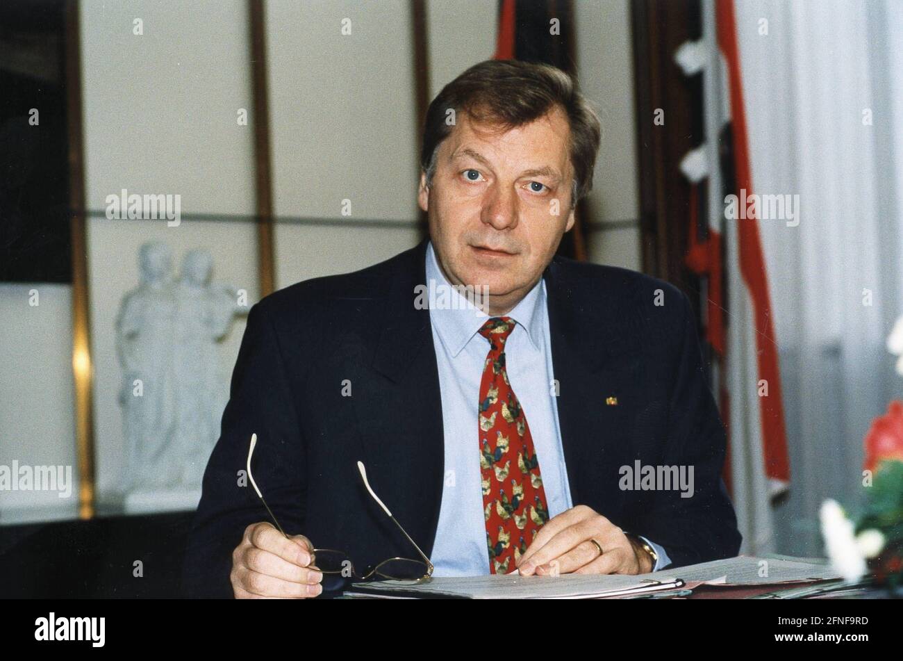 Eberhard Diepgen, Regierender Bürgermeister von Berlin, in seinem Büro im Berliner Rathaus. [Automatisierte Übersetzung] Stockfoto