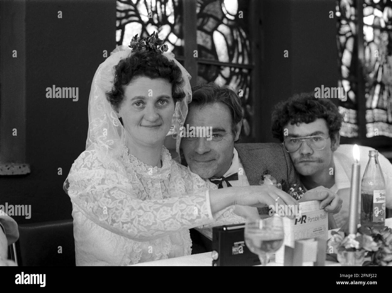 'Behindertenprojekt ''Gruene Scheune'', Hochzeit von zwei behinderten Häftlingen, DEU, Frankfurt/oder, 06.07.1991, [automatisierte Übersetzung]' Stockfoto