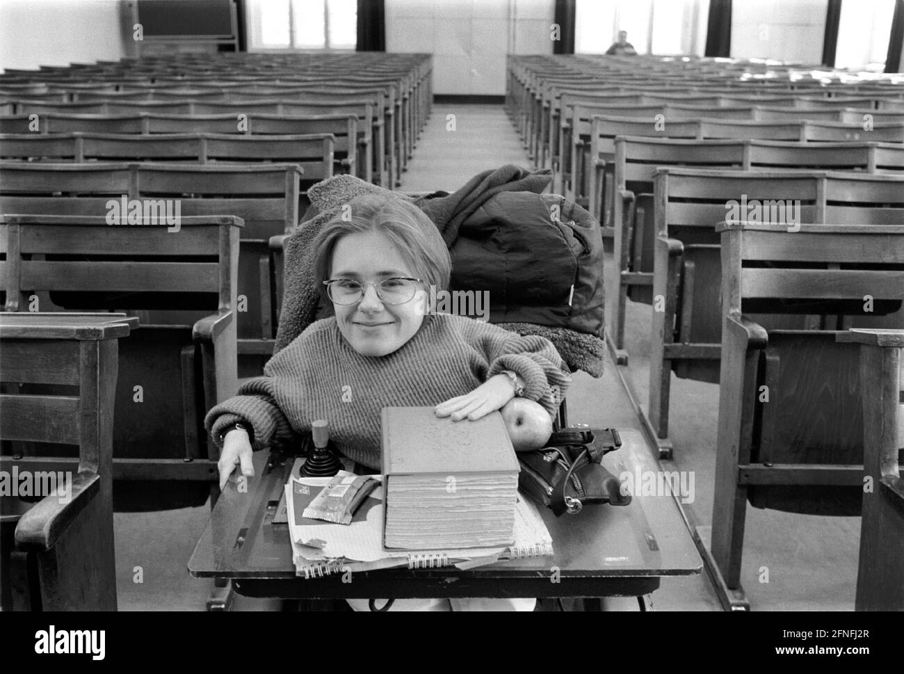 Hindernisse im Studienalltag, an der Humboldt-Universität zu Berlin, DEU, Berlin-Mitte, 15.04.1996, [automatisierte Übersetzung] Stockfoto
