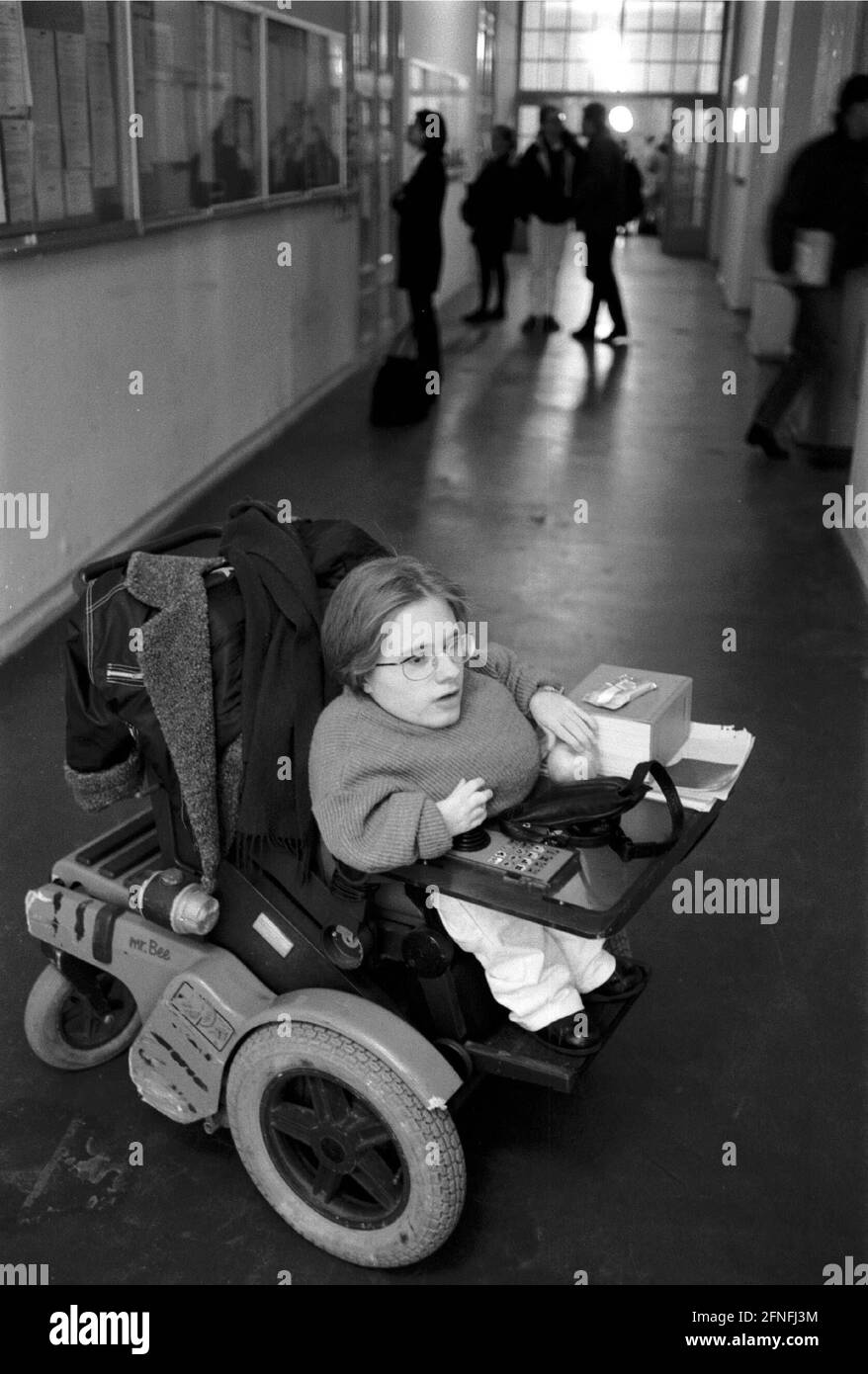 Hindernisse im Studienalltag, an der Humboldt-Universität zu Berlin, DEU, Berlin-Mitte, 15.04.1996, [automatisierte Übersetzung] Stockfoto