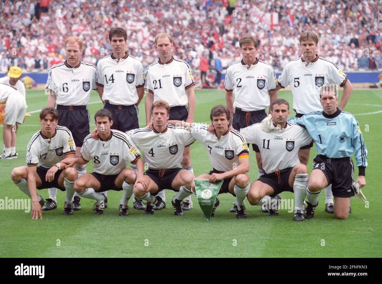 Mehmet scholl 1996 Fotos und Bildmaterial in hoher Auflösung Alamy