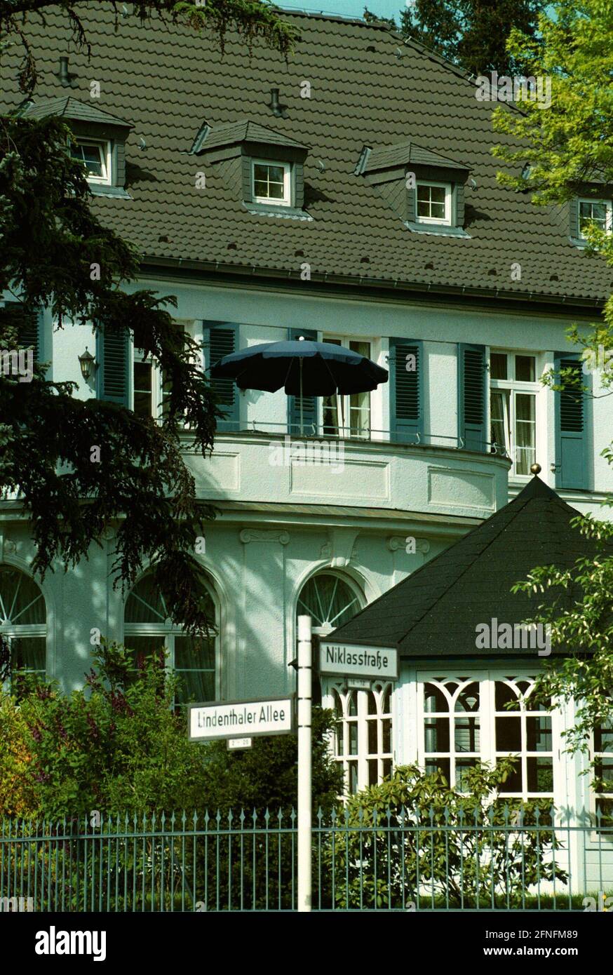 Villa berlin dahlem Fotos und Bildmaterial in hoher Auflösung Alamy