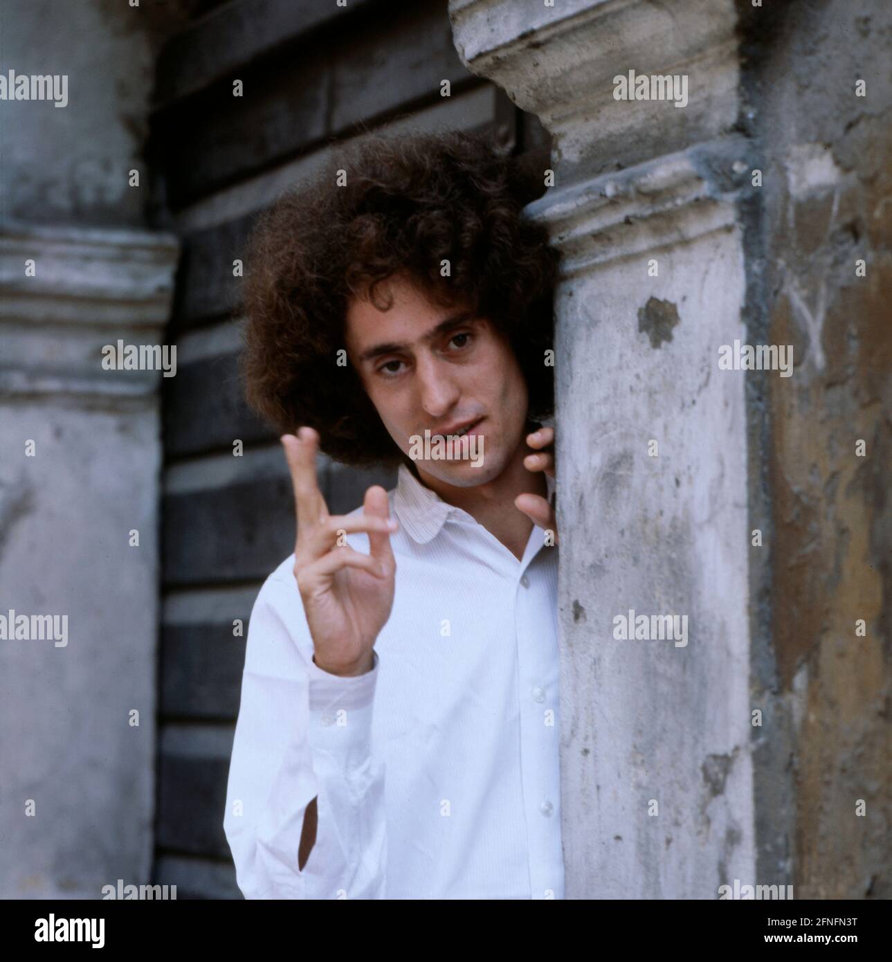 ANGELO BRANDUARDI, italienischer Musiker und Sänger, ein Cantautore, Portrait, 1982. ANGELO BRANDUARDI, italienischer Musiker und Sänger, A Cantautore, Portrait, 1982. Stockfoto