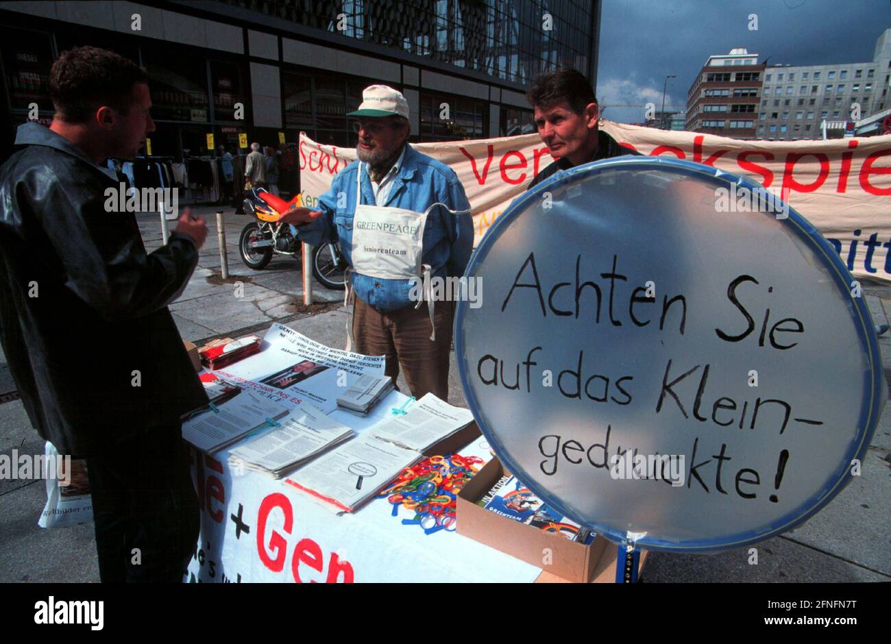 Demonstration gegen gentechnik Fotos und Bildmaterial in hoher Auflösung Alamy Demonstration gegen gentechnik Fotos und Bildmaterial in hoher Auflösung Alamy