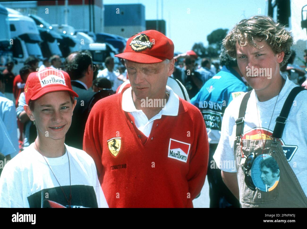 Formel-1-Rennen auf dem Hockenheimring 30.07.1995. Niki Lauda (Ferrari) mit seinen Söhnen Lukas (links) und Mathias. [Automatisierte Übersetzung] Stockfoto