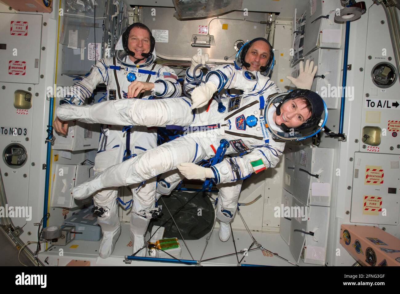 AN BORD DER INTERNATIONALEN RAUMSTATION - 06. MAI 2015 - NASA-Astronaut Terry Virts (links) Kommandant der Expedition 43 ON Die Internationale Raumstation Stockfoto