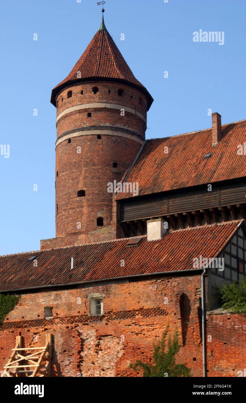 PL-Polen / Ostpreußen / 8/1995 Allenstein, die alte Burg der Deutschen Ritter // Orte / Städte / Geschichte / Ostübersiedlung / Ritterorden die Siedlung wurde erstmals 1348 schriftlich erwähnt. Die Burg wurde von den Bischöfen von Mähren erbaut. 1772 kam Allenstein nach Preußen, beim Referendum 1920 stimmte die Mehrheit für Deutschland, seit 1945 ist es polnisch. [Automatisierte Übersetzung] Stockfoto