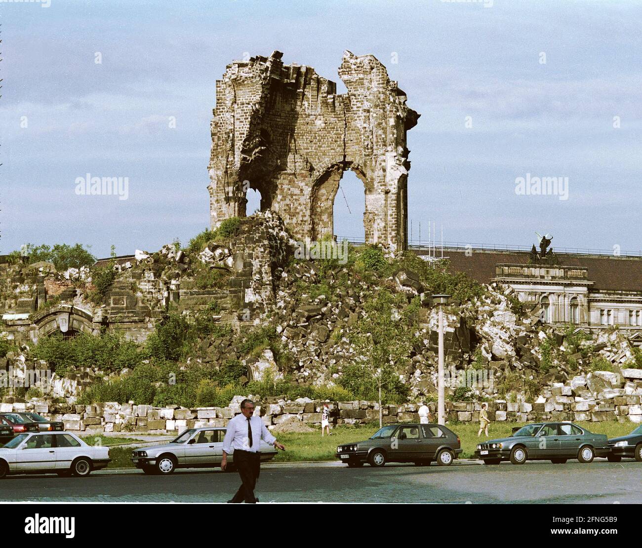 Sachsen / Dresden / Geschichte / 1991 Ruine der Frauenkirche, zu DDR-Zeiten ein Denkmal. Sie wurde Anfang 1945 von amerikanischen und britischen Bombern zerstört // Religion / Krieg / Denkmalkirchen / [automatisierte Übersetzung] Stockfoto