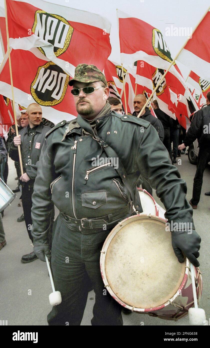 Deutschland / Rechtsgruppen / 19.9.1998 NPD-Demonstration in Rostock, Mecklenburg-Vorpommern: // National / Nazis / [automatisierte Übersetzung] Stockfoto