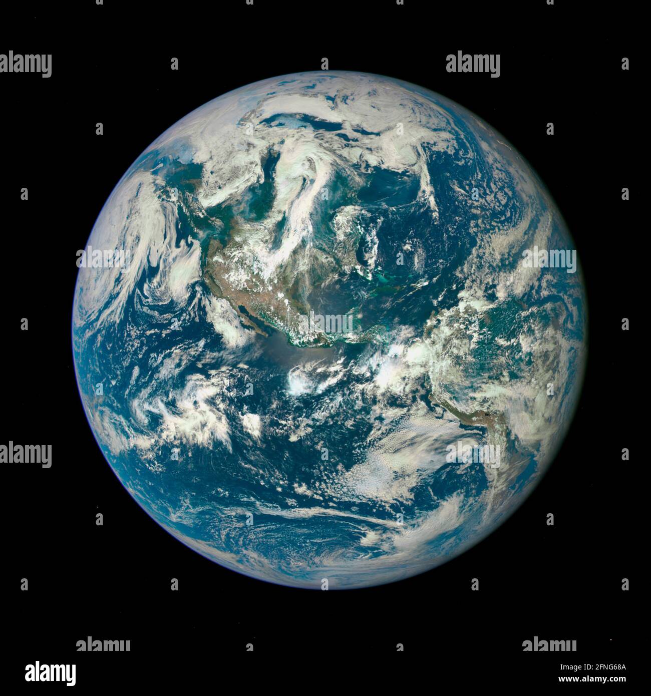 ERDE - 20. Juli 2015 - Dieses bemerkenswerte NASA-Bild Heute veröffentlicht (20. Juli 2015) Zeigt die Erde wie am 06. Juli 2015 von gesehen Eine Entfernung von einer Million Stockfoto