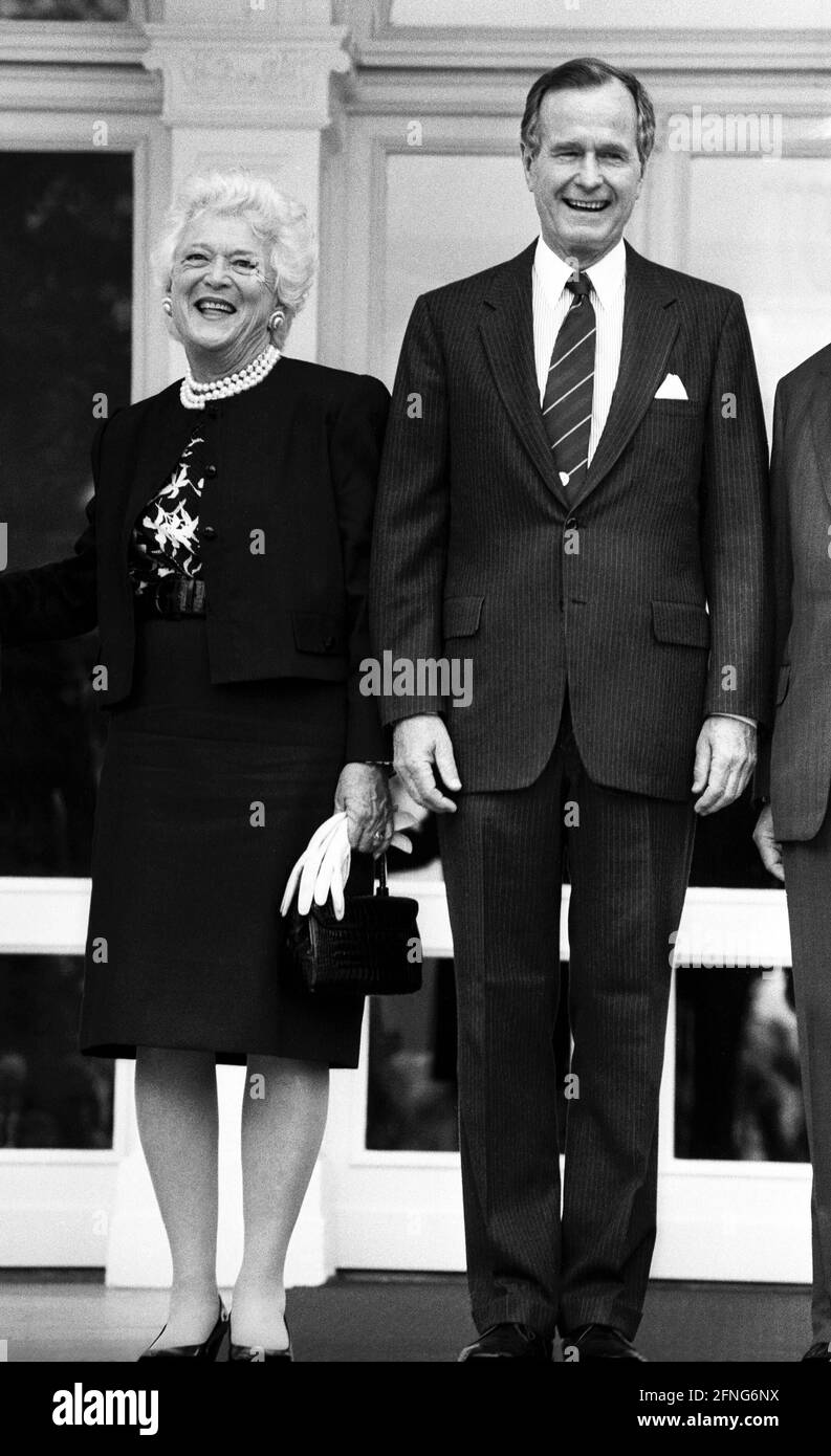 Deutschland, Bonn, 30.05.1989 Archiv-Nr.: 06-63-34 Besuch des amerikanischen Präsidenten Foto: Barbara Bush und George H. W. Bush Stockfoto