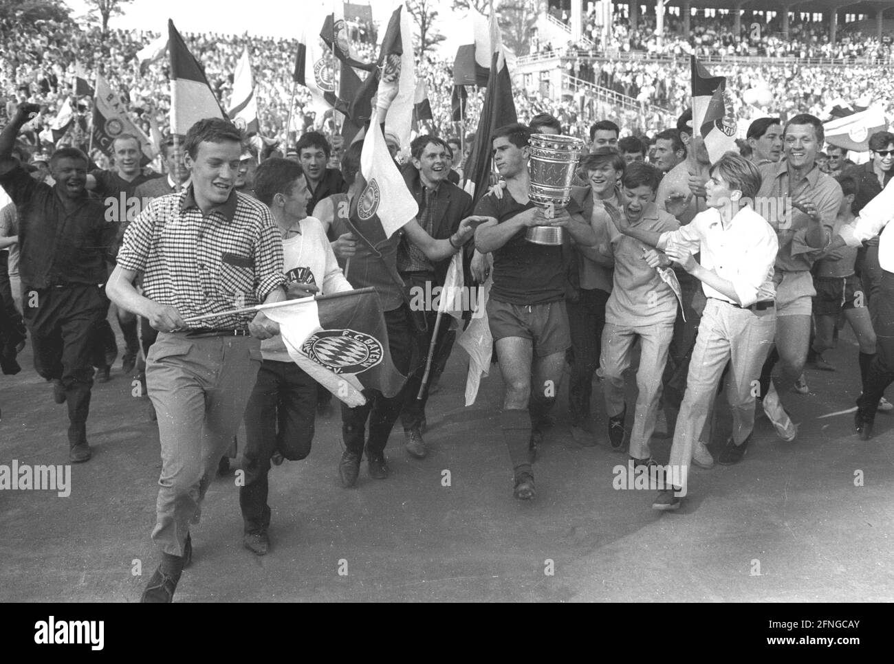 DFBPokalfinale FC Bayern München MSV Duisburg 42 /04.06.1966/ DFB