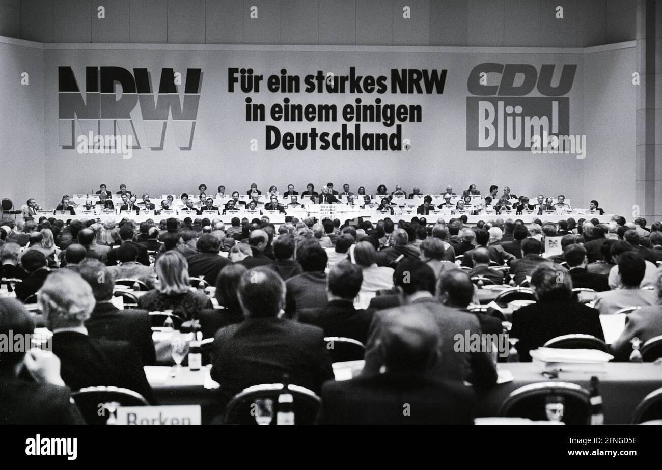 Deutschland, Neuss, 31.03.1990 Archiv-Nr.: 15-11-31 CDU-NRW-Landesparteitag Foto: Übersicht Parteitag Stockfoto