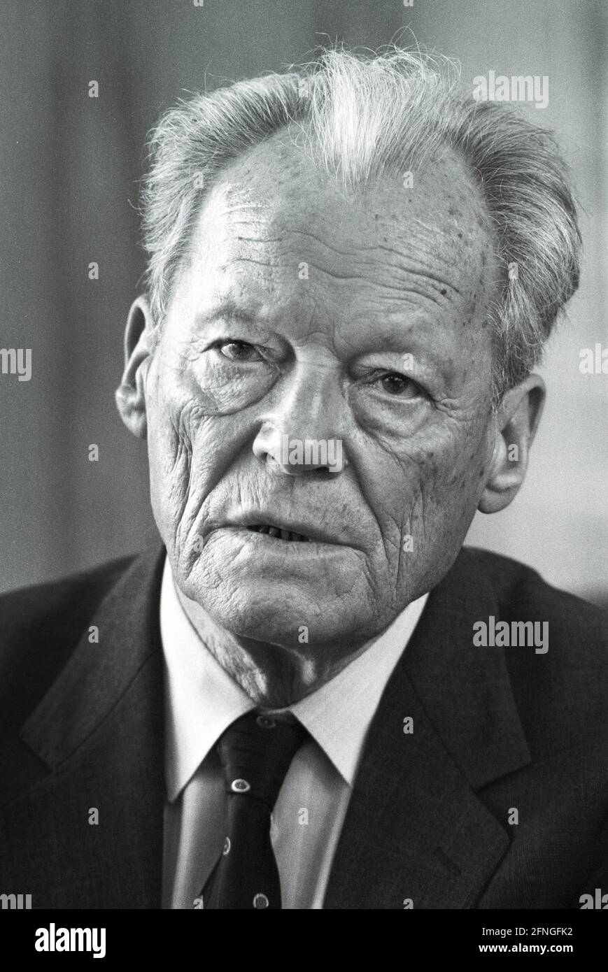 Deutschland, Bonn, 19.09.1990 Archiv-Nr.: 20-34-02 Pressekonferenz mit Brandt und Nyhere Foto: Willy Brandt, Präsident der Sozialistischen Internationale Stockfoto