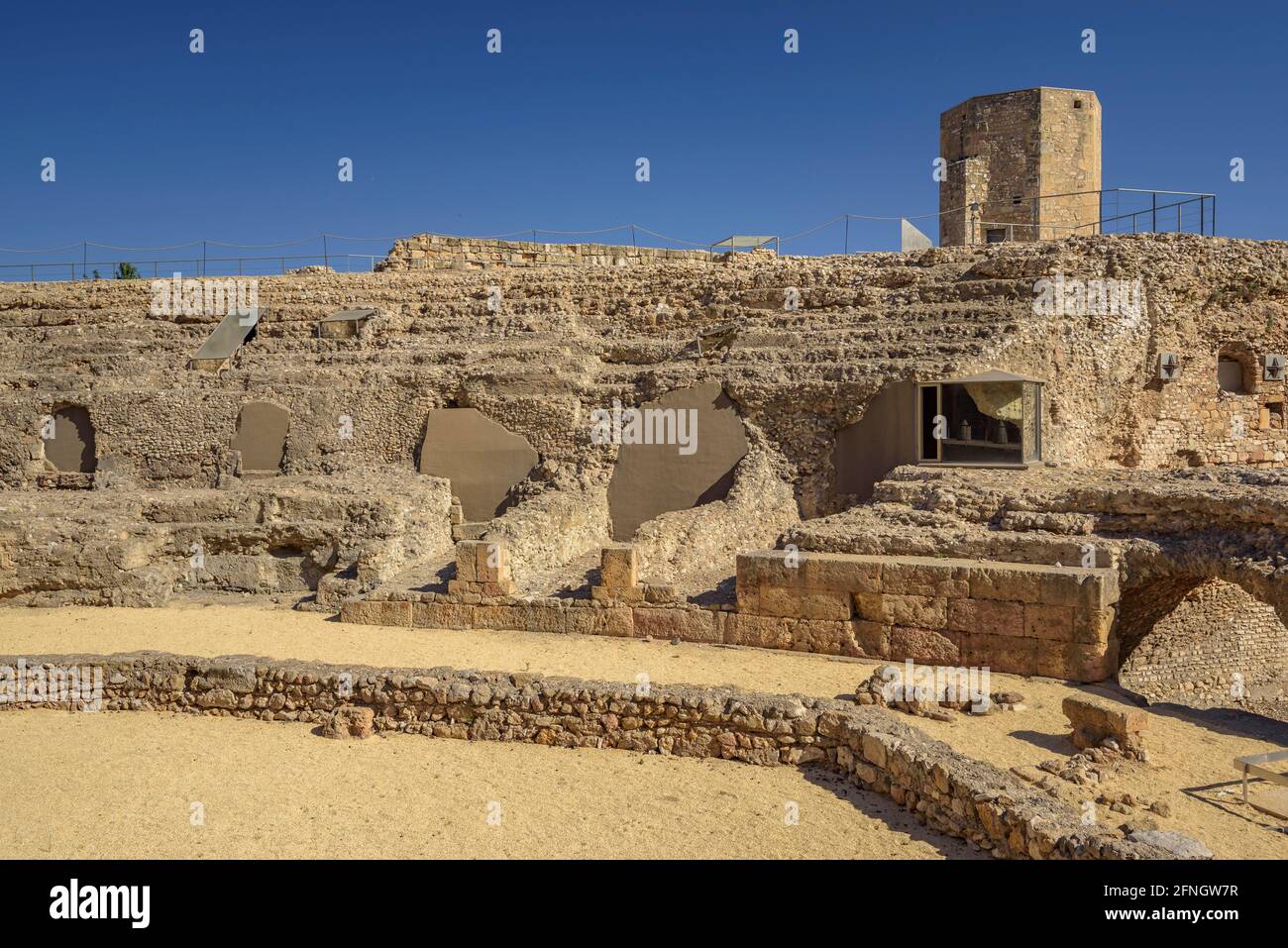 Tarragona antike Stadt. (Tarraco) Ruïns des römischen Zirkus und der mittelalterlichen Stadtmauer (Tarragona, Katalonien, Spanien) Stockfoto