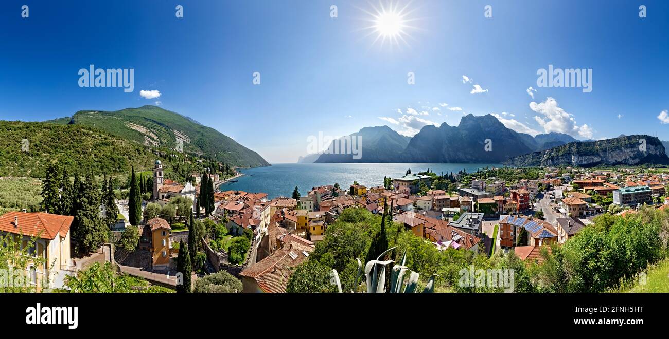 Das Dorf Torbole am Gardasee. Provinz Trient, Trentino-Südtirol, Italien, Europa. Stockfoto