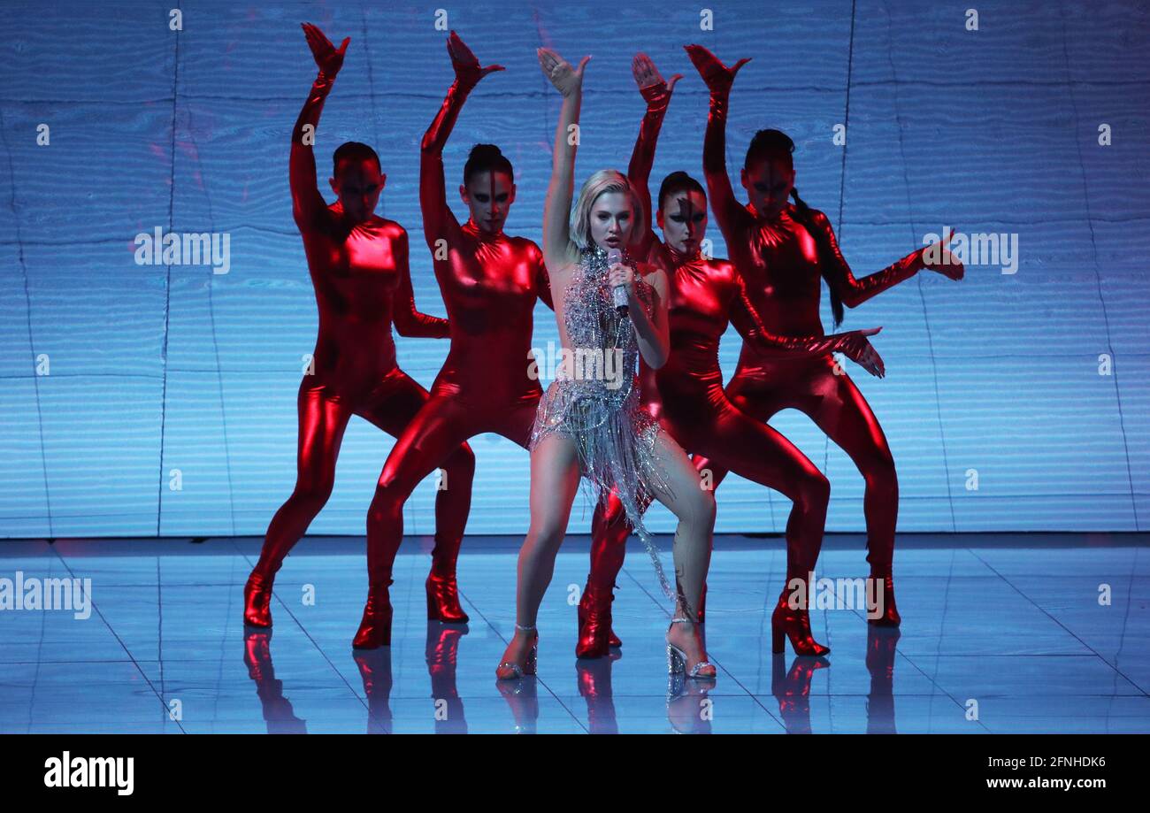 Rotterdam, Niederlande. Mai 2021. Die Sängerin Elena Tsagrinou, die Zypern vertritt, tritt während der Generalprobe für das erste Halbfinale des Eurovision Song Contest 2021 in der Rotterdam Ahoy Arena auf. Quelle: Vyacheslav Prokofyev/TASS/Alamy Live News Stockfoto