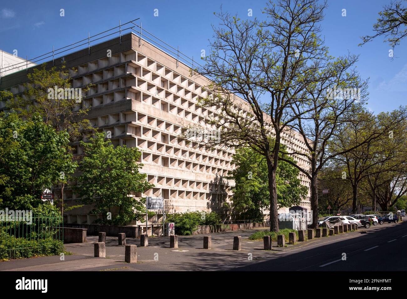 Universitäts- und Stadtbibliothek in der Kerpener Straße im Stadtteil Lindenthal, erbaut 1966 nach Plänen des Architekten Rolf Gutbrod, Köln. Stockfoto