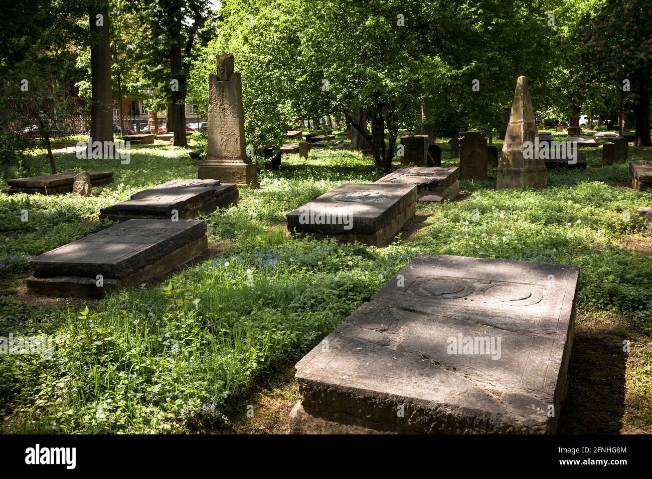 Der Geusenfriedhof im Bezirk Lindenthal ist der älteste evangelische Friedhof im Rheinland, Erstbestattungen 1584, Köln, Deutschland. Der G Stockfoto