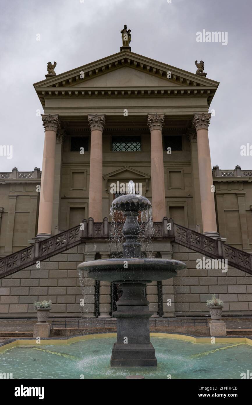 Rathaus im regen Fotos und Bildmaterial in hoher Auflösung Alamy